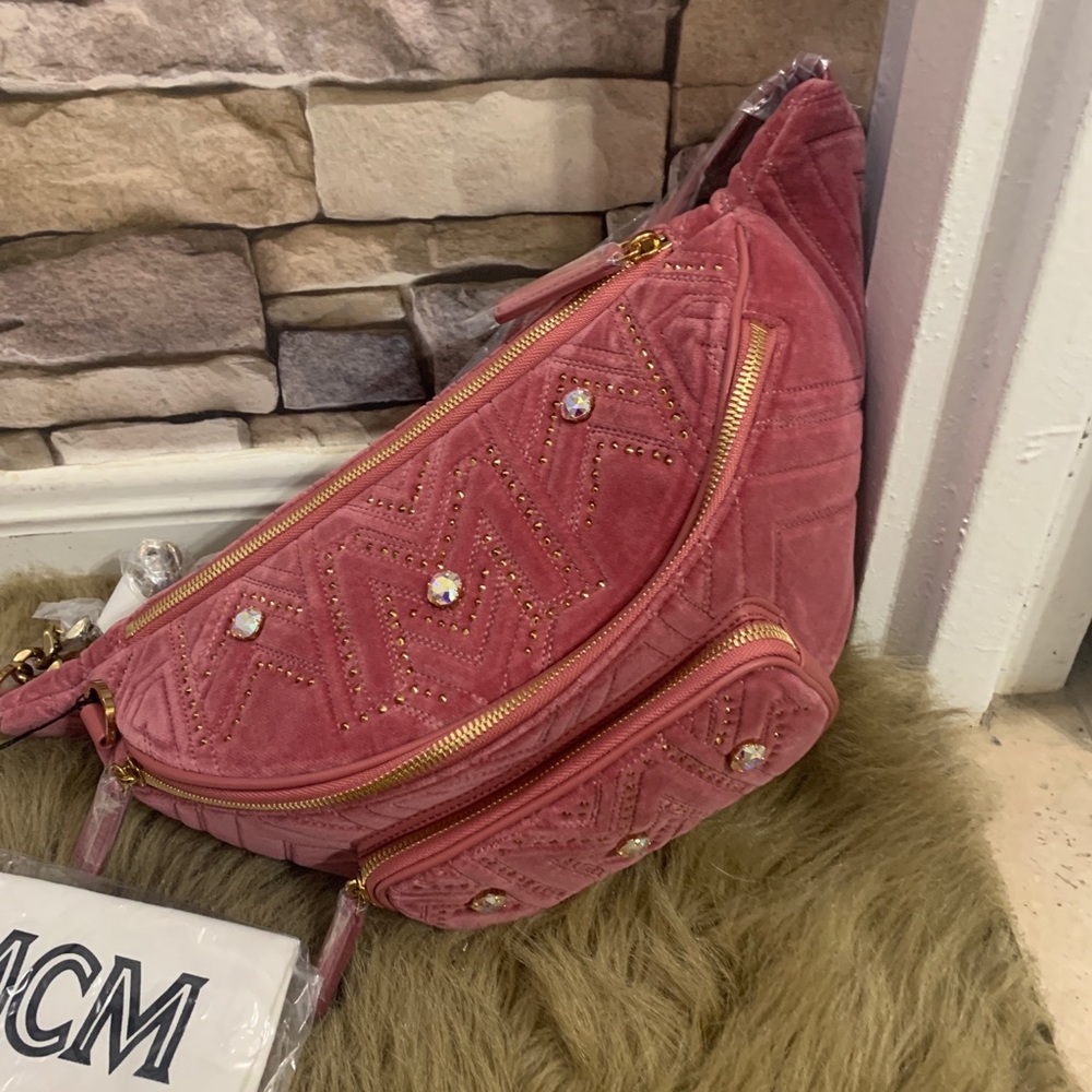 SOLD⛔️Authentic MCM Velvet/leather jeweled zip top Beltbag. - Picture 4 of 15